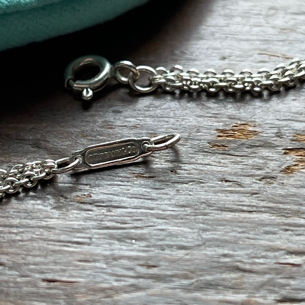 Tiffany & Co. Infinity Pendant on 18inch chain - Necklace (bag and box included) - Picture 5 of 16